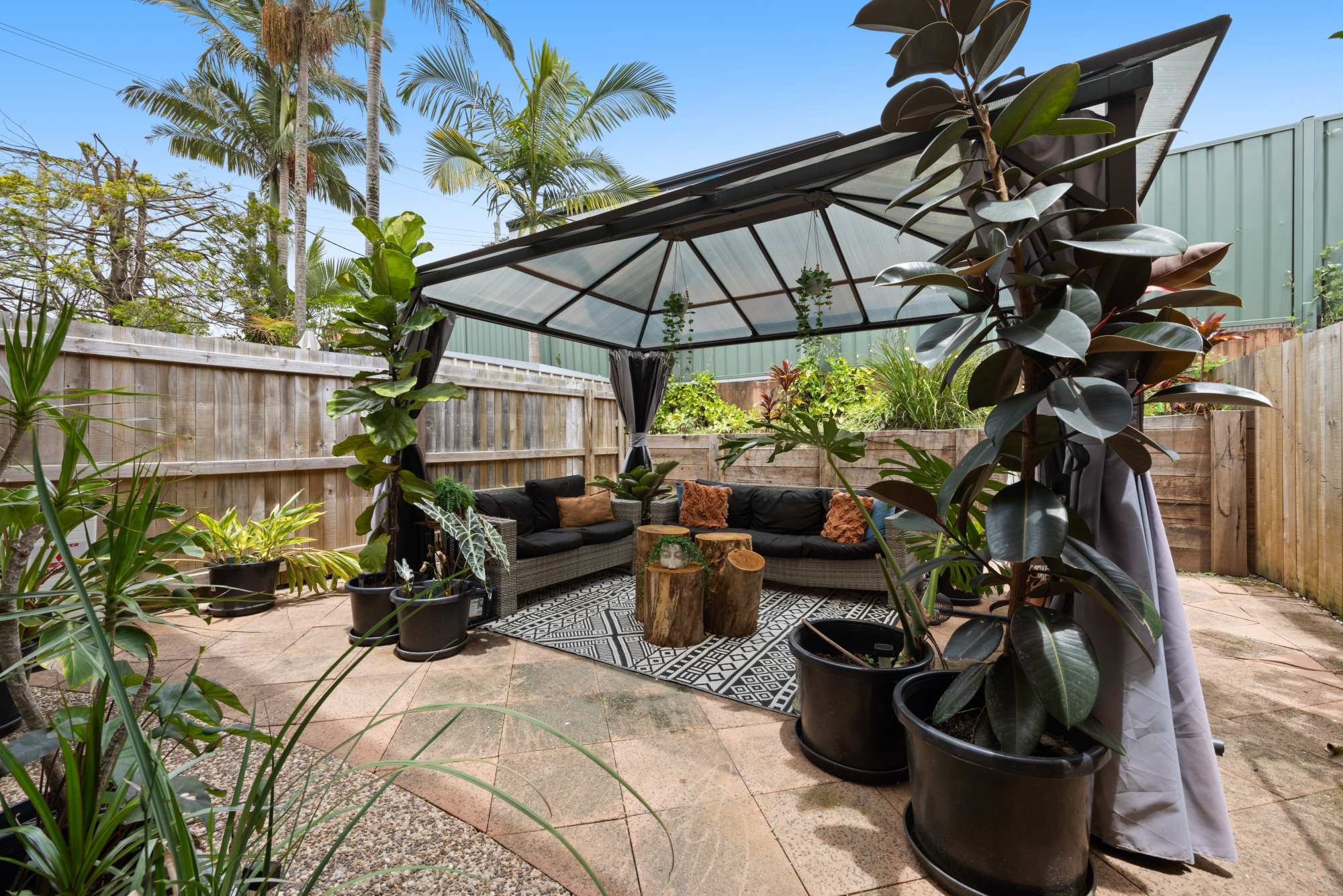 UNIT 2 76 BLACKALL TCE, NAMBOUR QLD 4560, 0 habitaciones, 0 baños, Townhouse