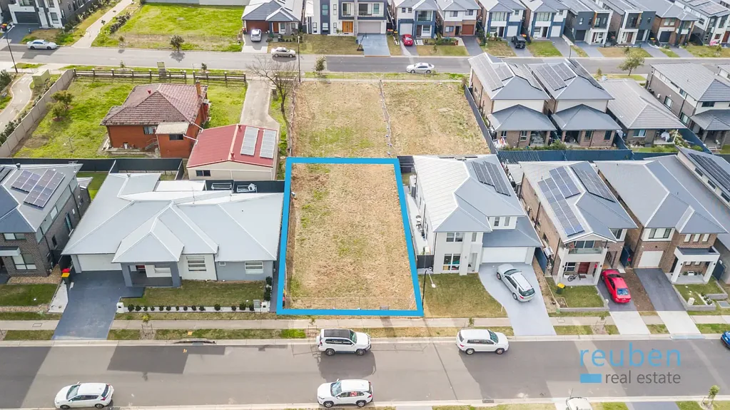 Grantham Farm Hot Property!