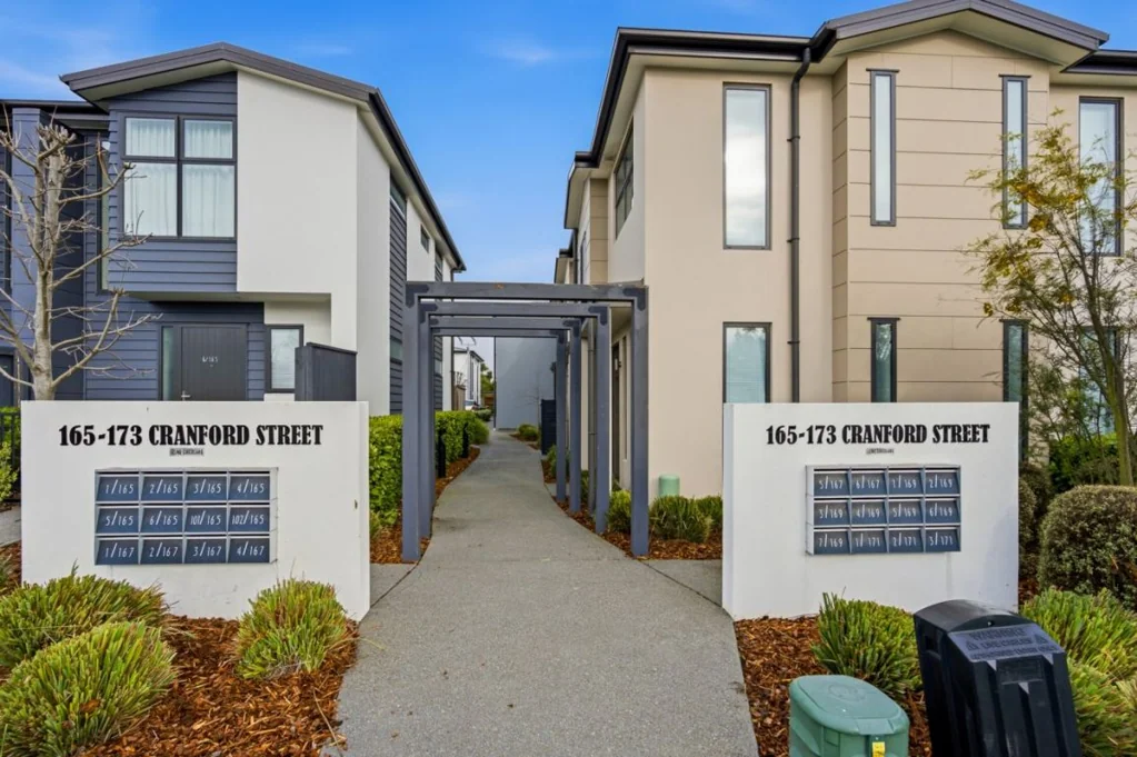 Saint Albans 2ਬੈੱਡਰੂਮ Impeccable Comfort & Convenience in St. Albans