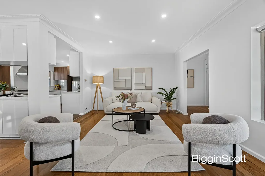 Wantirna South 5Zimmer MODERN FAMILY LIVING IN A PRESTIGIOUS STUDFIELD ESTATE SETTING!