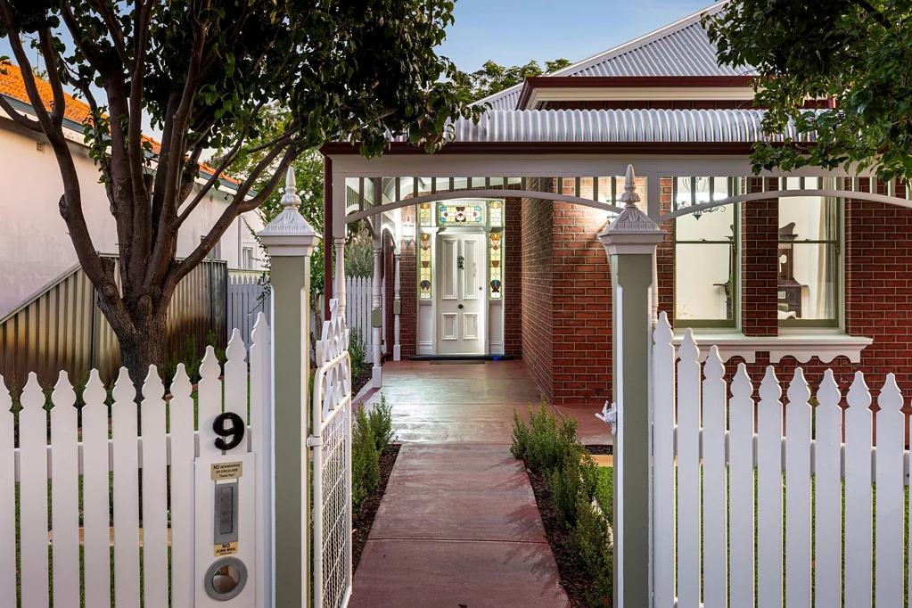 Mount Lawley 4બેડરૂમ A Modern Take on a Character Charmer!