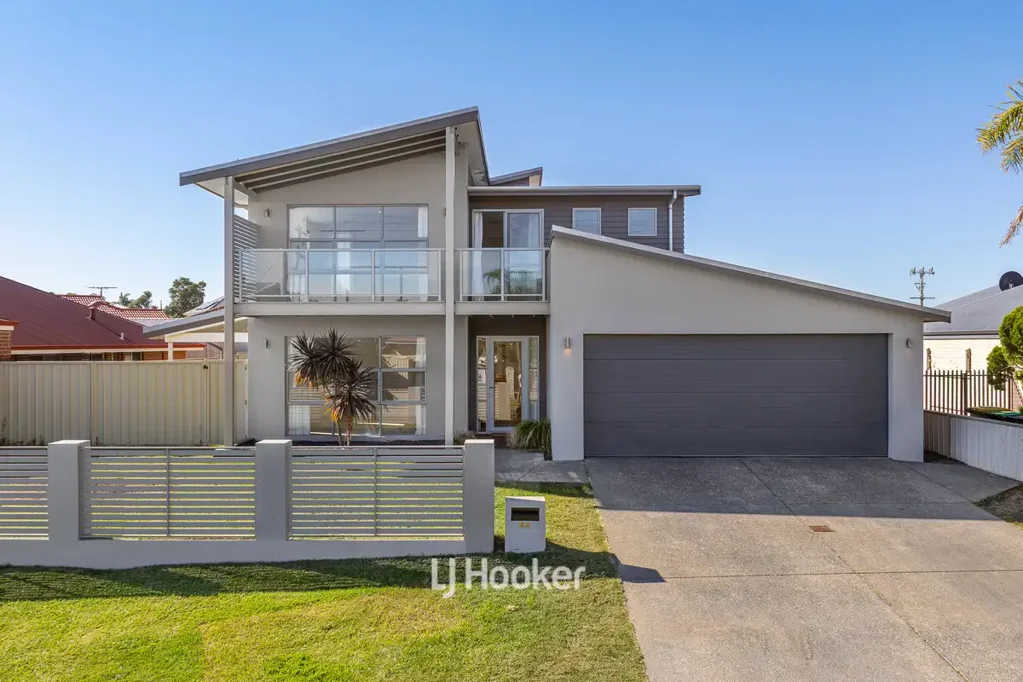 Freshly Renovated Family Home With Your Very Own Stunning Es