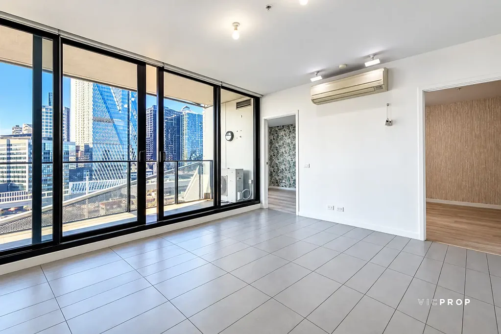 LOCATION! SIZE! LIFESTYLE!