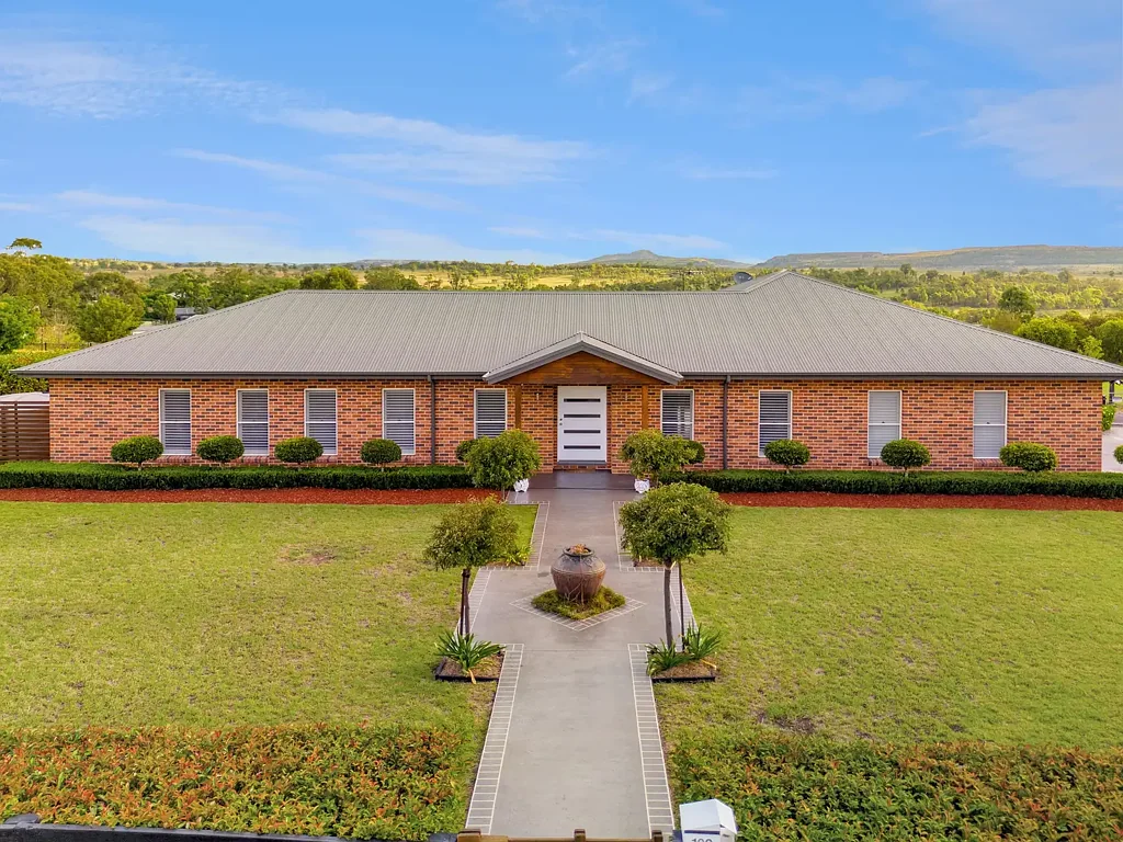 Muswellbrook 5房  Elevated Family Living with Sweeping Country Views in Ironbark Ridge Estate