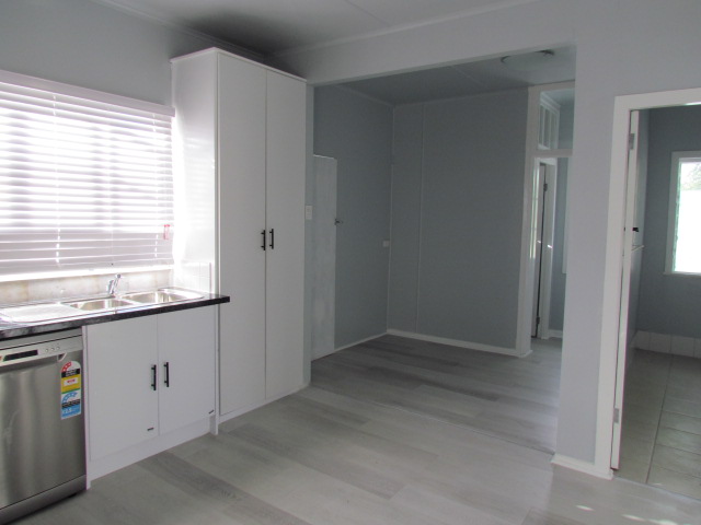 18 SPRING ST, EAST IPSWICH QLD 4305, 0房, 0浴, Flat