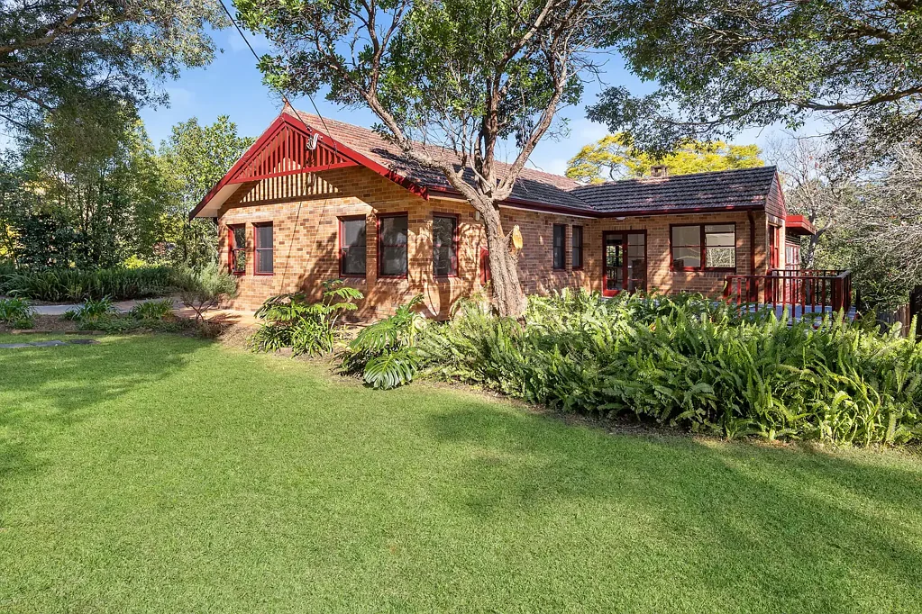 Lindfield 4 Bedroom Full brick classic with potential on 1000sqm
