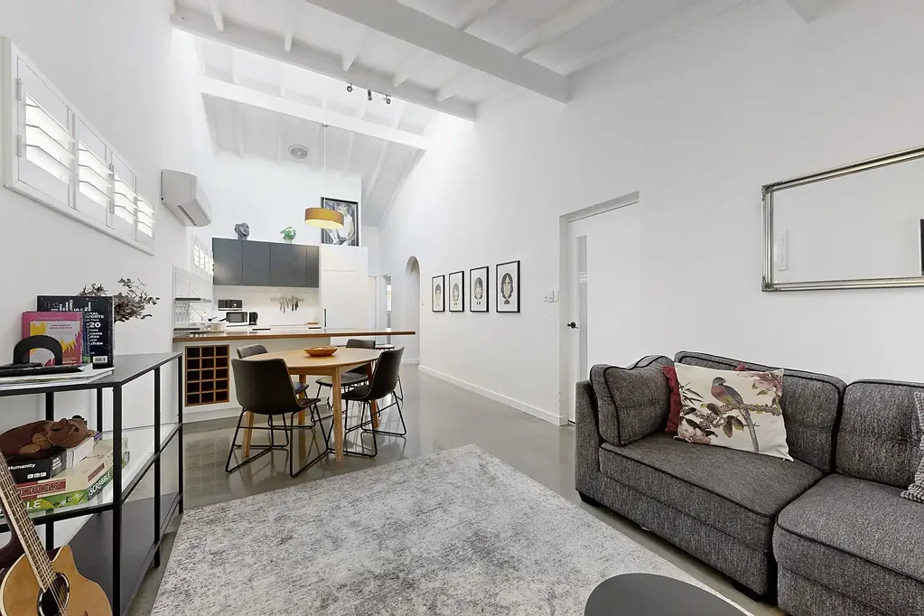 Fully Furnished Coastal Retreat in the Heart of Scarborough!