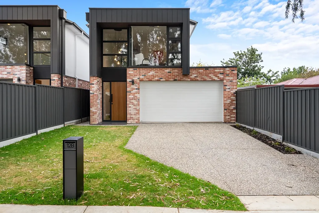 Tranmere 4 Slaapkamer Contemporary Family Luxury with Designer Finishes in Prime Tranmere Location