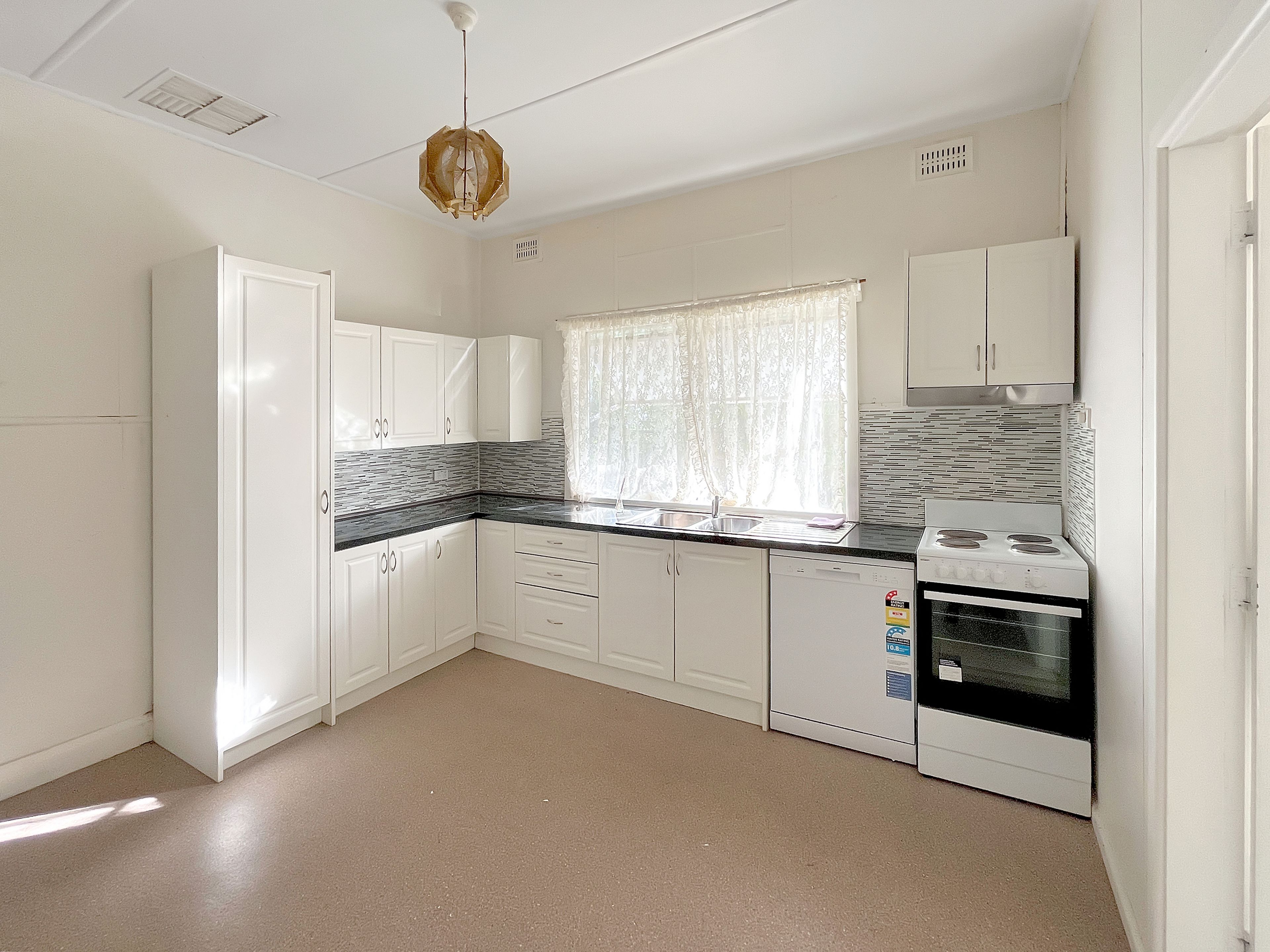 6 CORONATION AV, WERRIS CREEK NSW 2341, 0 غرف, 0 حمامات, House