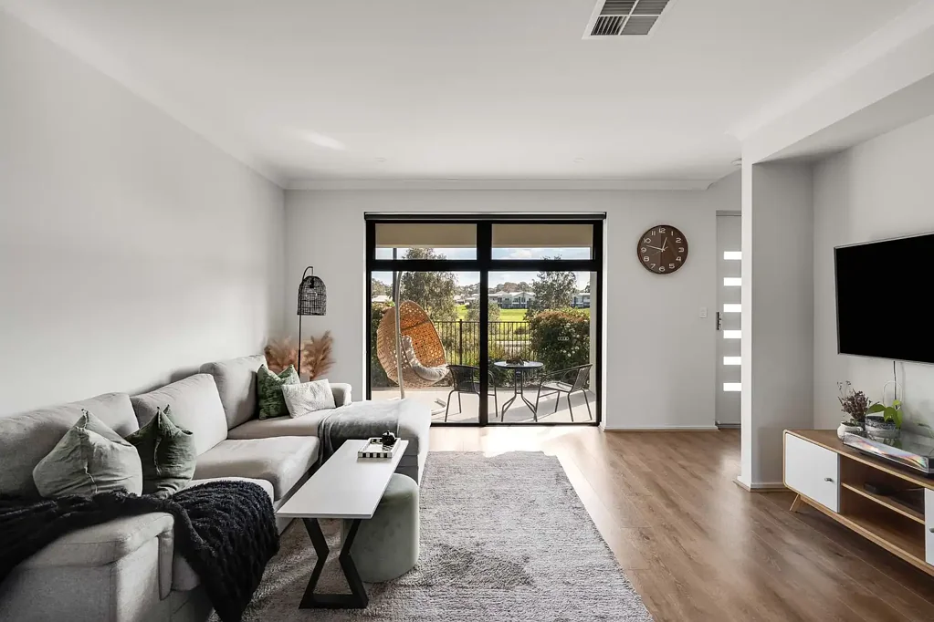 Mount Barker 3 Bedroom Contemporary Hills Living with Space, Style & Outlooks.