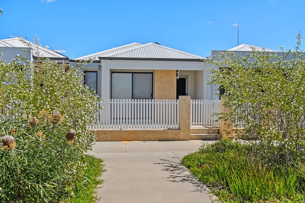 8 Lyra Lane, Bennett Springs, WA 6063