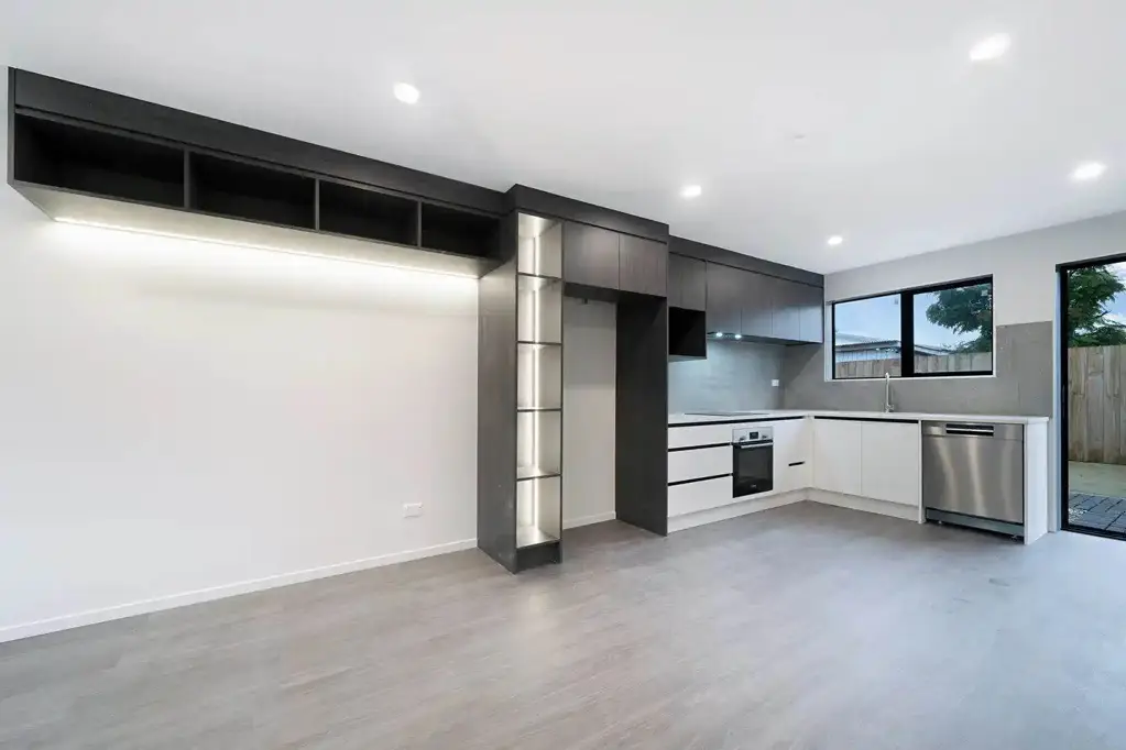 Clendon Park 3房  Grab a Bargain!  CCC & Title Issued!