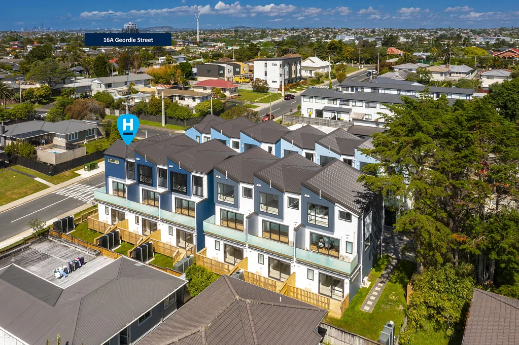 Henderson 3房  Urgent Sale Required!