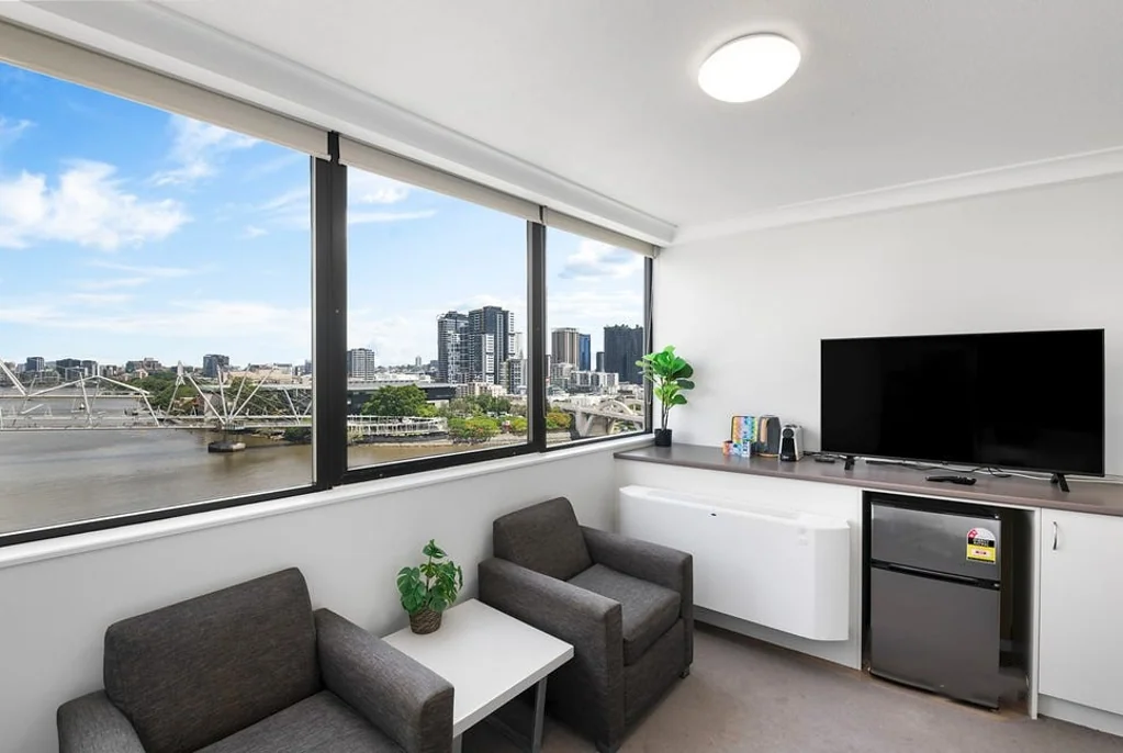 FULLY FURNISHED STUDIO @ PARK REGIS