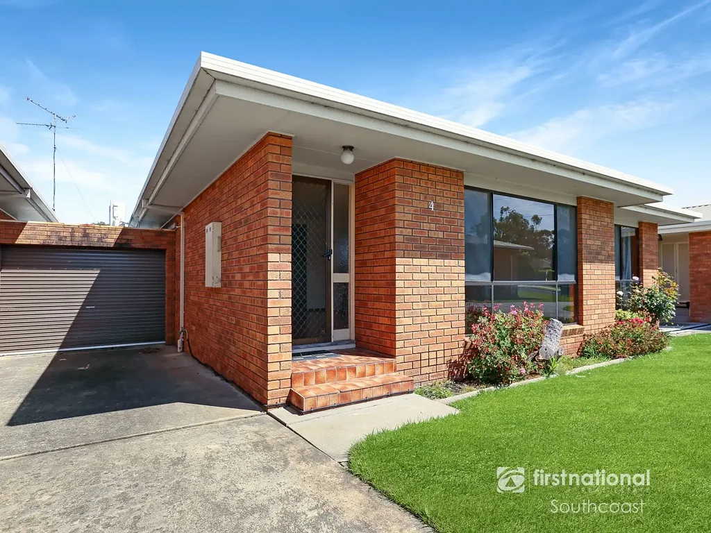 Inverloch 2房  Close to school, town centre and sports ground.