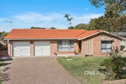 12 FORMBY CL, Bomaderry