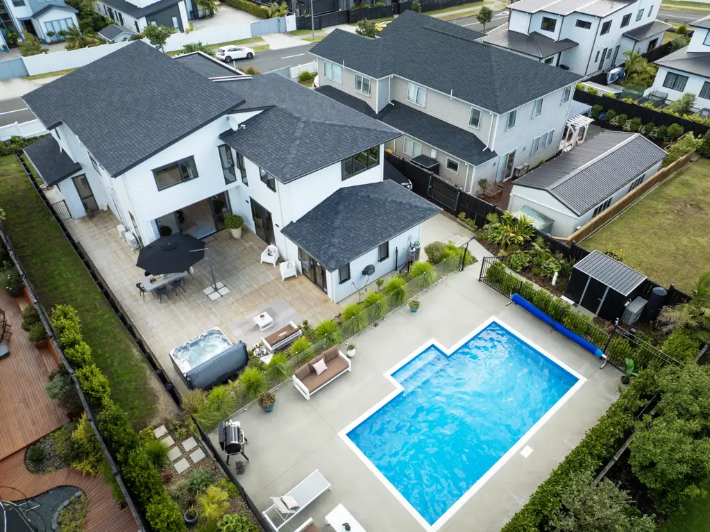 Beachlands 5 Bedroom Value packed - Exceptional dual living