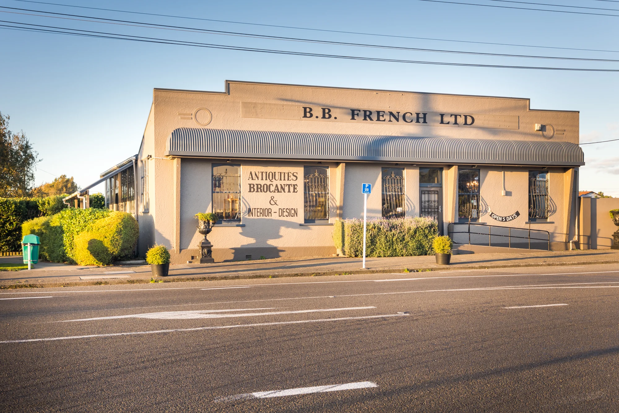 Sanson Vendor on the move - make an offer