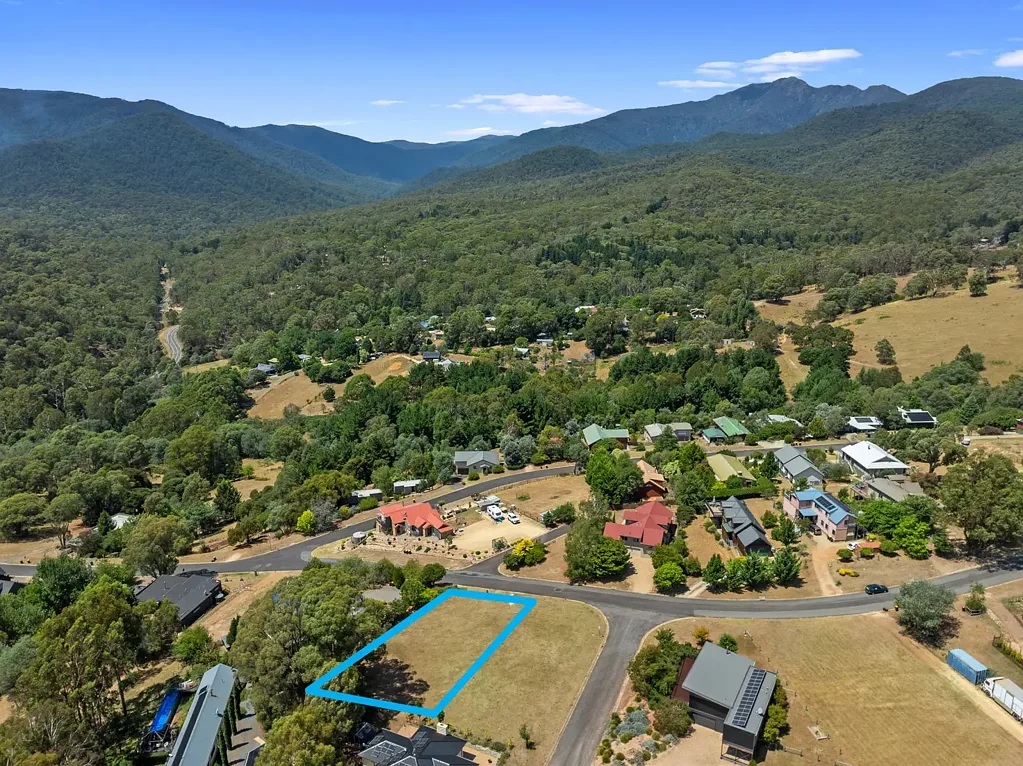 Merrijig The perfect spot to build your new alpine retreat with views to Mt Buller and Mt Stirling