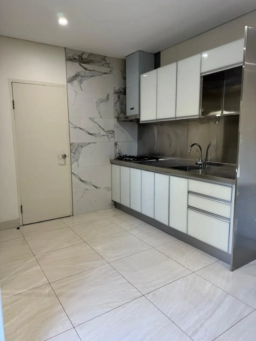 Stylish Fully Furnished Studio with Water & Gas Included