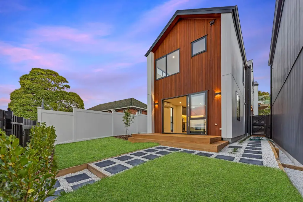 21B Knights Road, Rothesay Bay, North Shore City, Auckland