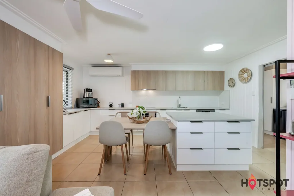 Millbank 4Phòng ngủ Fully Renovated Family home on 1,012sqm