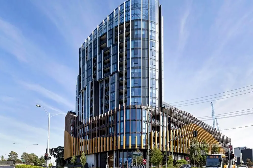 Ivanhoe 1房 安全可靠‘Ivanhoe Apartments’位置绝佳 豪华厨房高品质电器 落地窗光线充足 宽敞明亮起居空间 超大阳台享美景 宽敞卧室内置衣柜 隐藏式洗衣房 礼宾服务 公共设施无边泳池健身房共享空间 内置烧烤区 便捷生活尽在步行距离 An Unbeatable Mix Of Comfort, Convenience, And Lifestyle