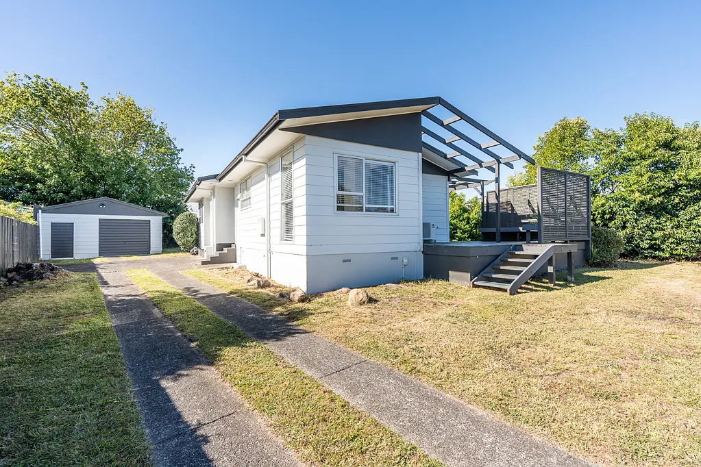 Chartwell 3 Bedroom Immediate Possession Available