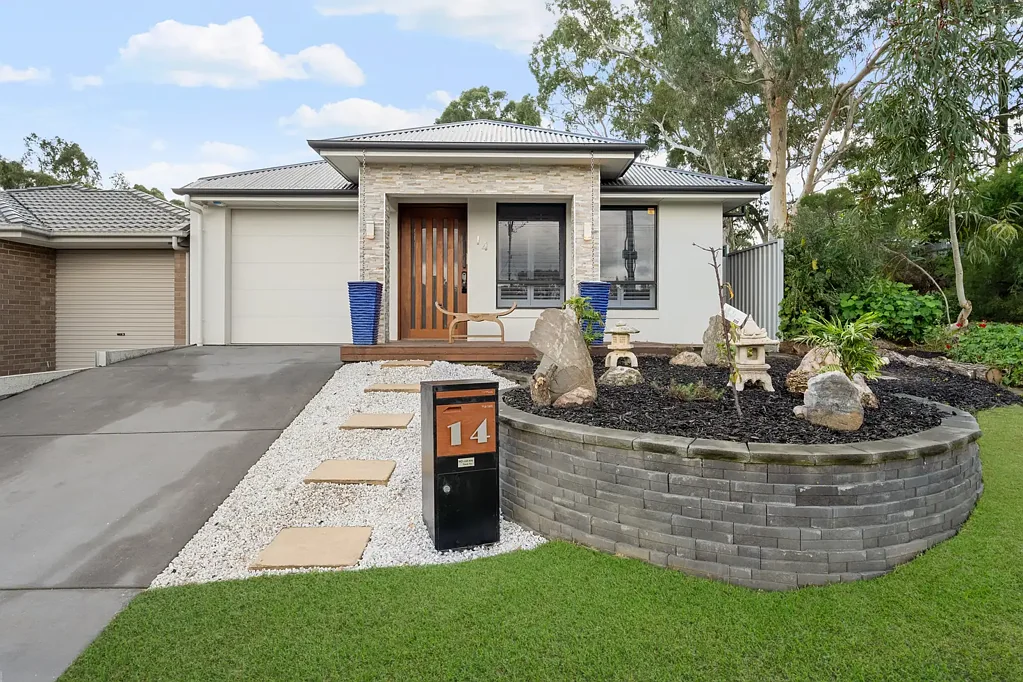 Fairview Park 3Habitaciones Designer-Detailed Three-Bedroom Home in Fairview Park