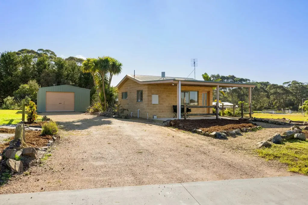 Marlo 1 Bedroom Spacious Lot with Home & Shed in Marlo’s Premier Estate