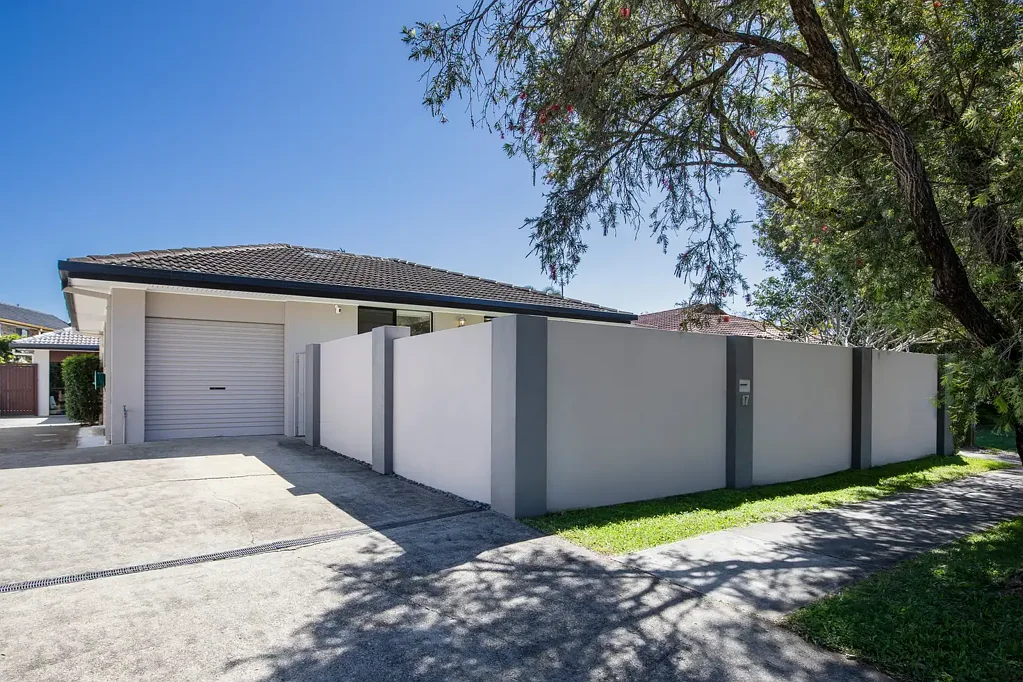 Burleigh Waters 2ਬੈੱਡਰੂਮ Modern Coastal Duplex in the Heart of Burleigh Waters