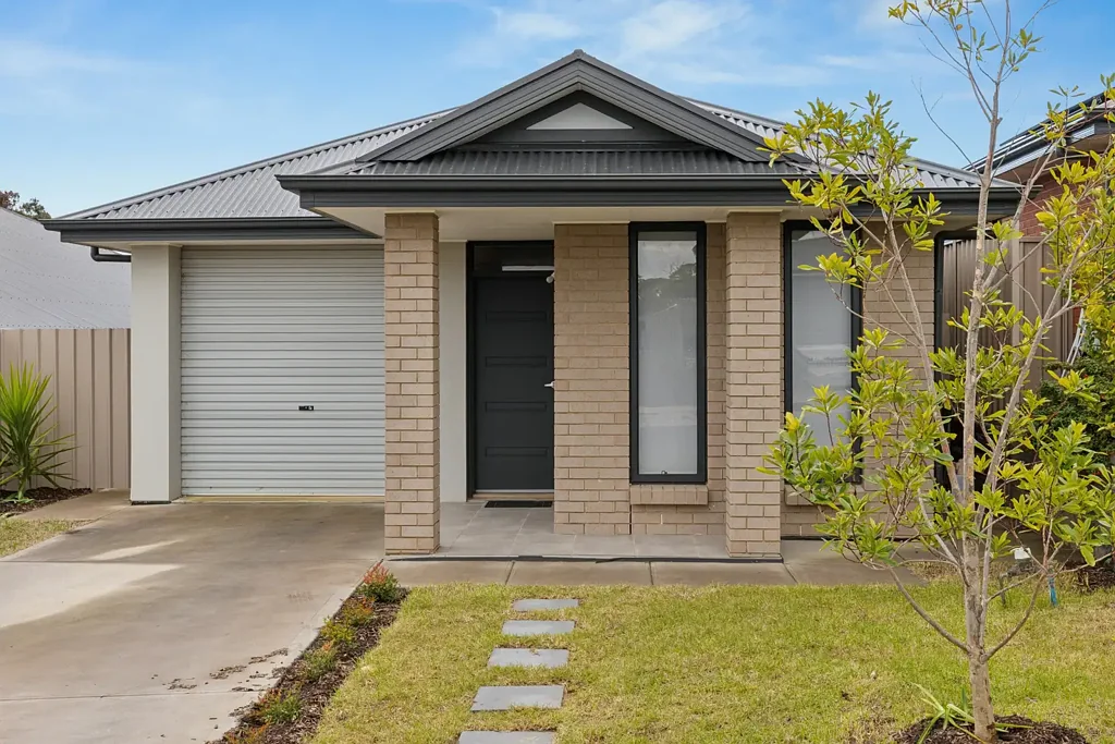 Mount Barker 3Moenga Contemporary Comfort in Clover Park