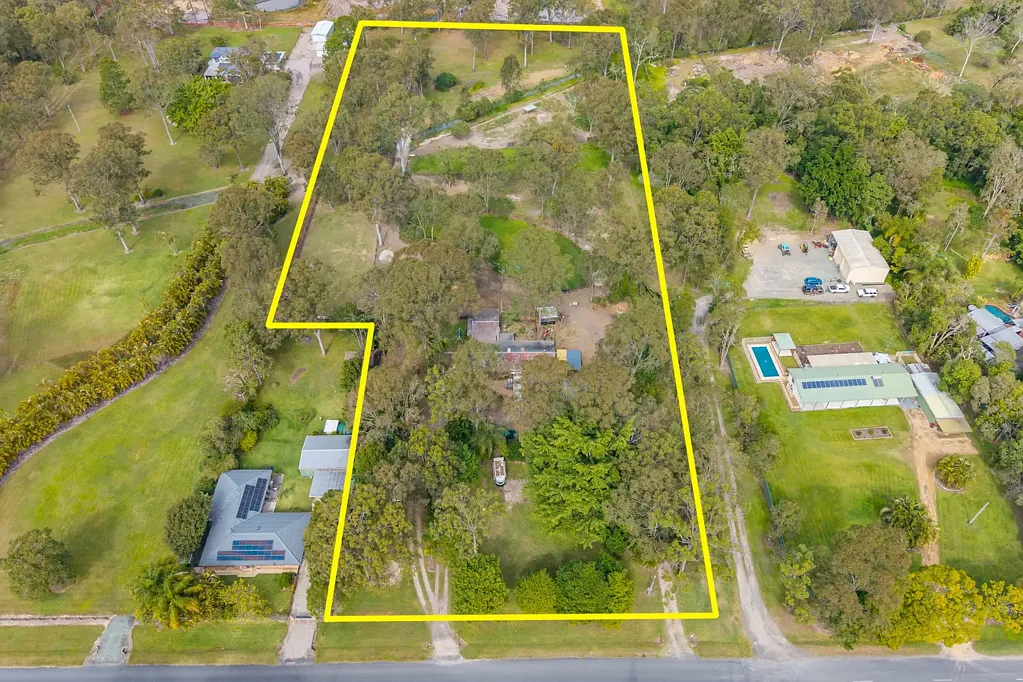 Burpengary East 4 Bedroom Discover the Equestrian Gem Waiting to be Reimagined…..