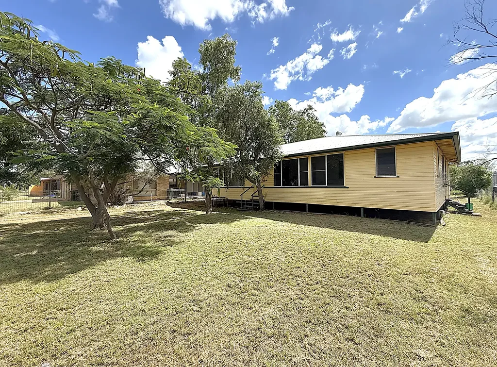 Barcaldine 2 Bedroom Timeless Timber Queenslander - Built to Last