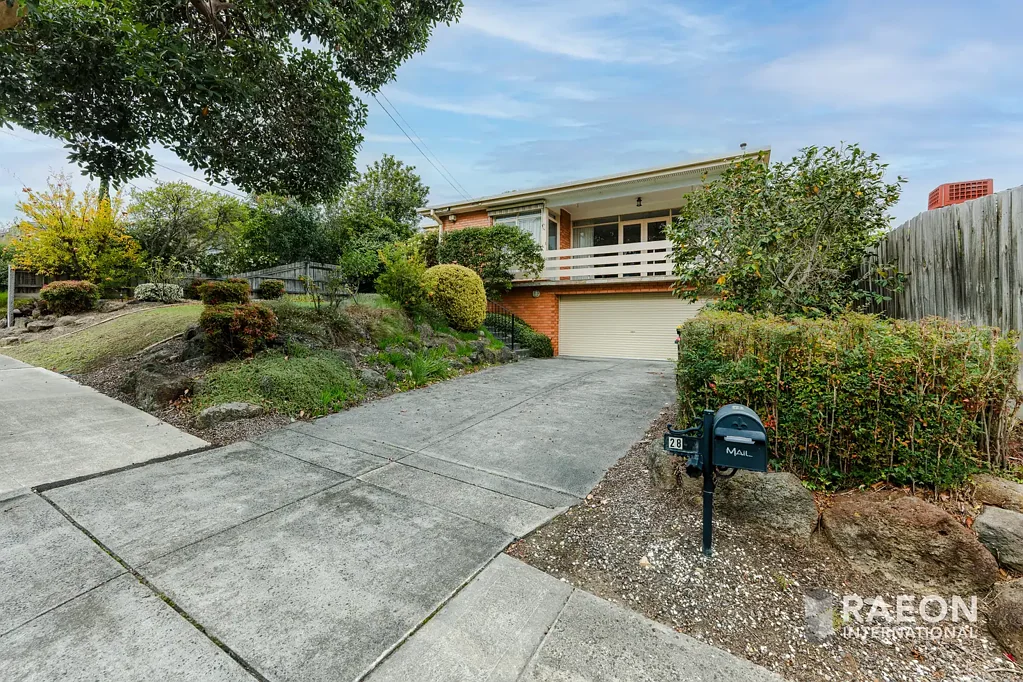 Templestowe Lower 3房 维护出色 采光充足 南北朝向 3卧2卫 宽敞开放 现代厨房 景观后花园 780㎡地块 Leafy Templestowe Lower family home set on expansive block