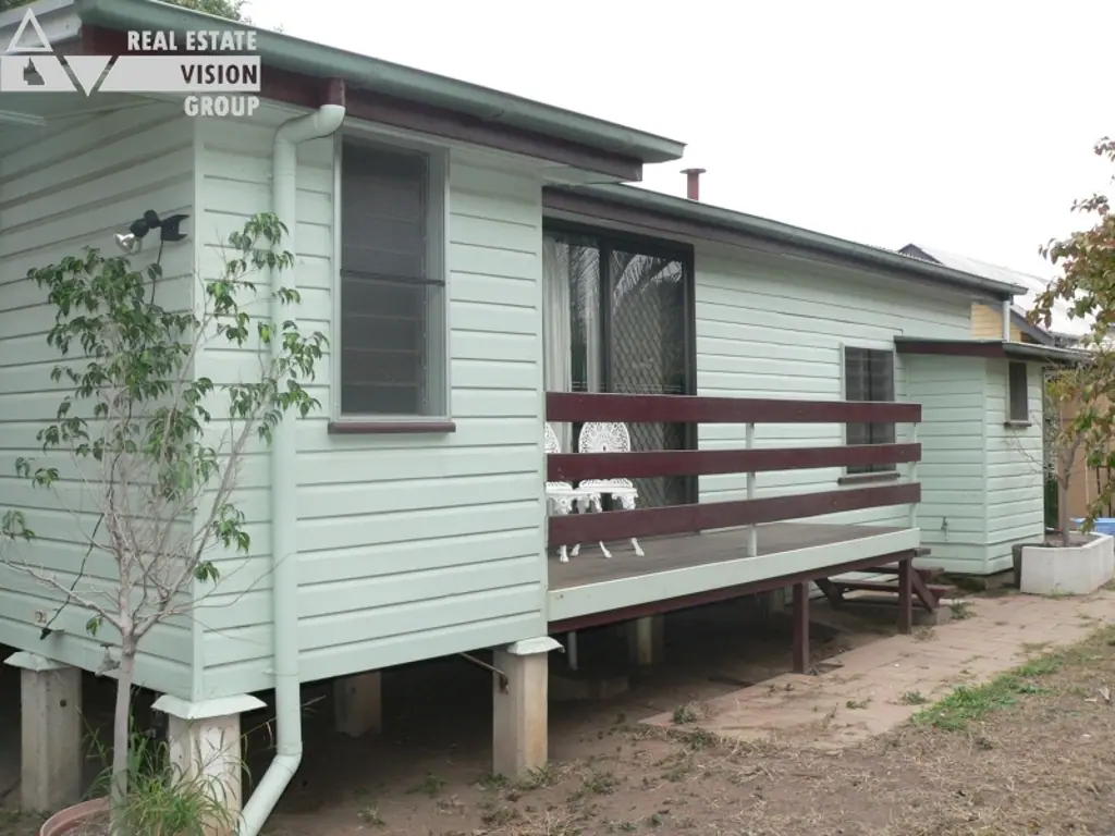 18 Bicentennial Dr, Emerald, QLD 4720