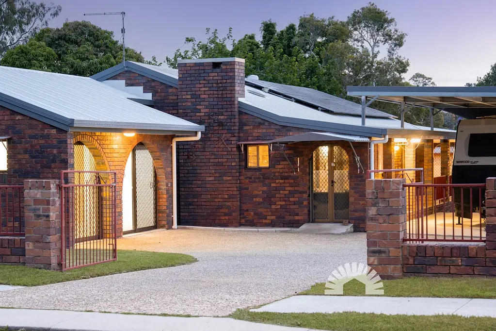 Burpengary 4Kwarto Work from Home with Your Own Private Business Entrance