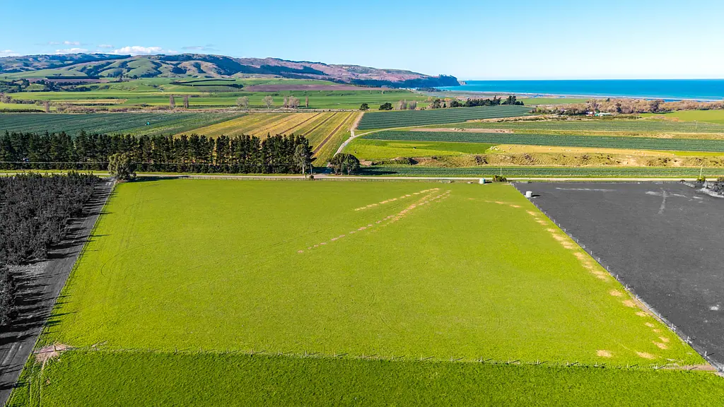 Amberley Love the Location - Lifestyle Living Awaits
