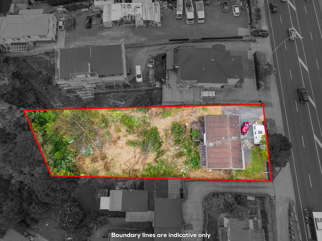 Totara Vale 3部屋 ~1,249sqm Freehold Section - Do-Up Opportunity