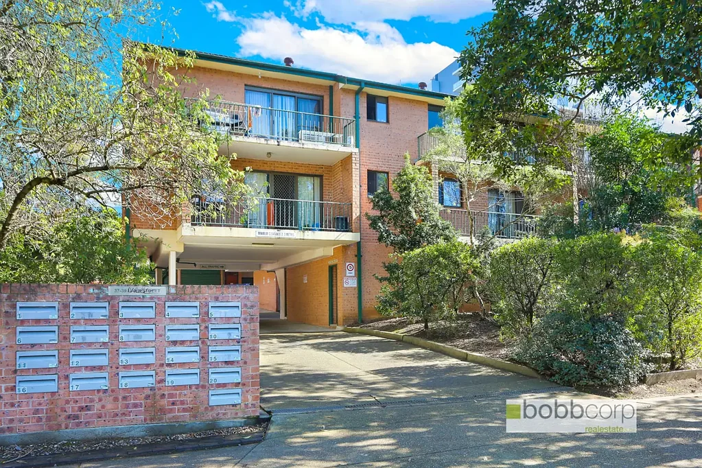 Wentworthville 2Kwarto Light-Filled First-Floor Apartment in Prime Wentworthville Location