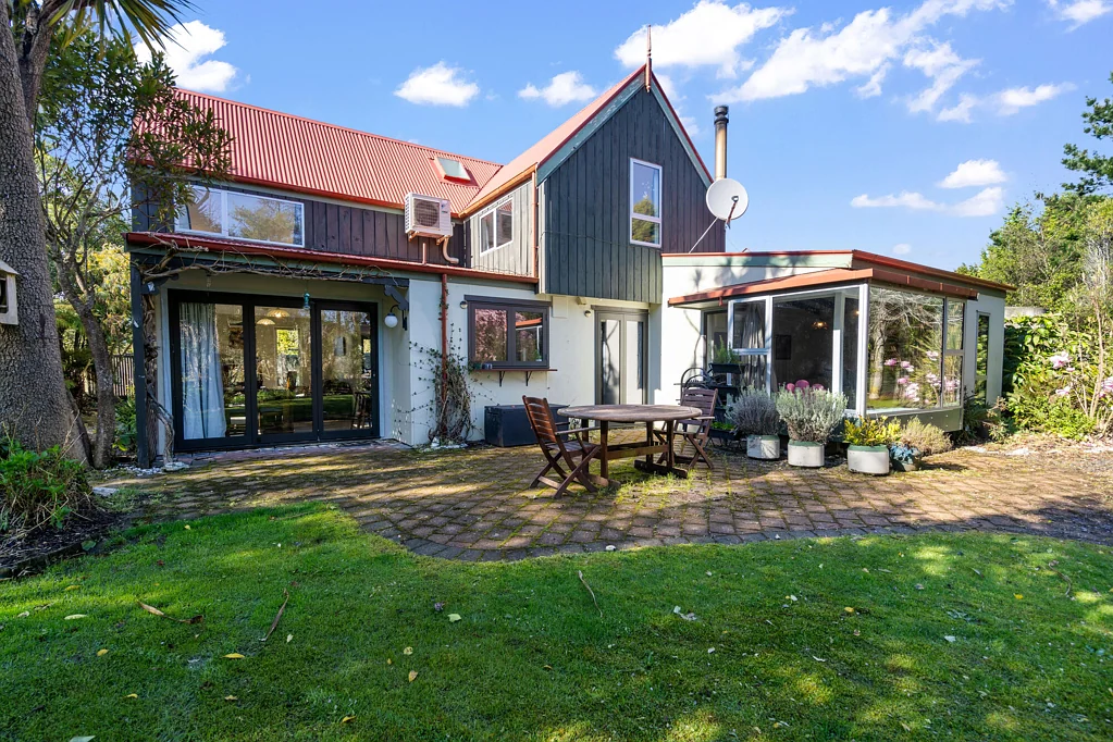 Otatara 3Moenga Space for the whole family, and then some