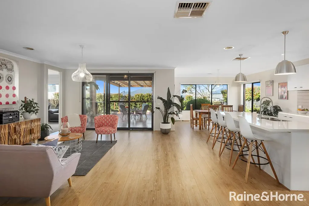 12 Tasman Road, Gisborne, VIC 3437