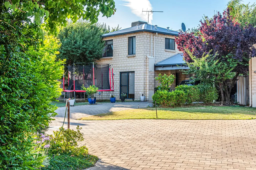 10/2 Bortolo Drive, Greenfields, WA 6210