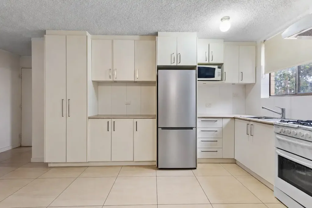 2-Bedroomed unit in Maylands - available 13th October