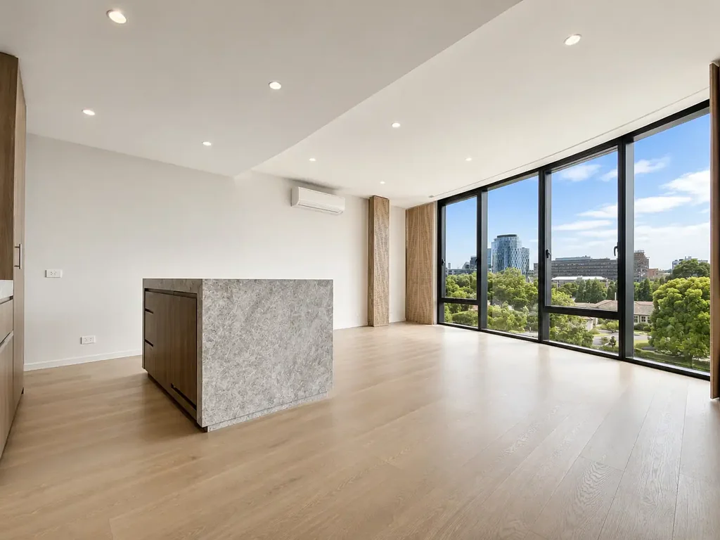 Modern Apartment in a Prime St Kilda Road Location