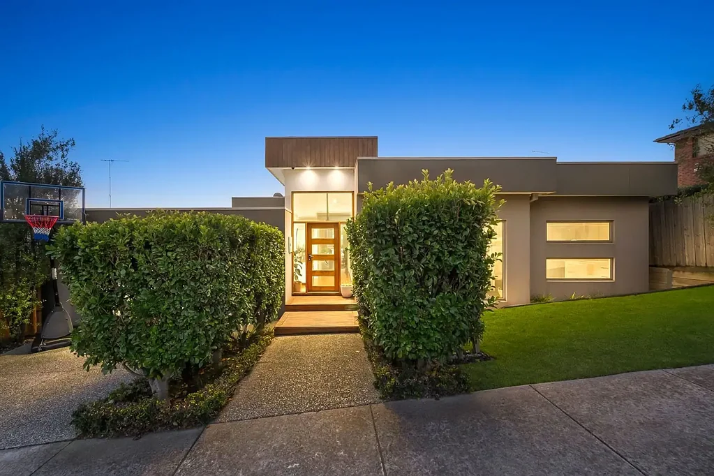 Highton 4部屋 A Custom-Built Single Level Family Sanctuary with Valley Views