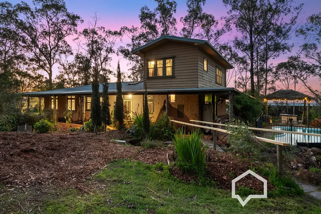 Strathfieldsaye 4房  Hollyhock – A Truly Unique Lifestyle Estate on 10 Acres