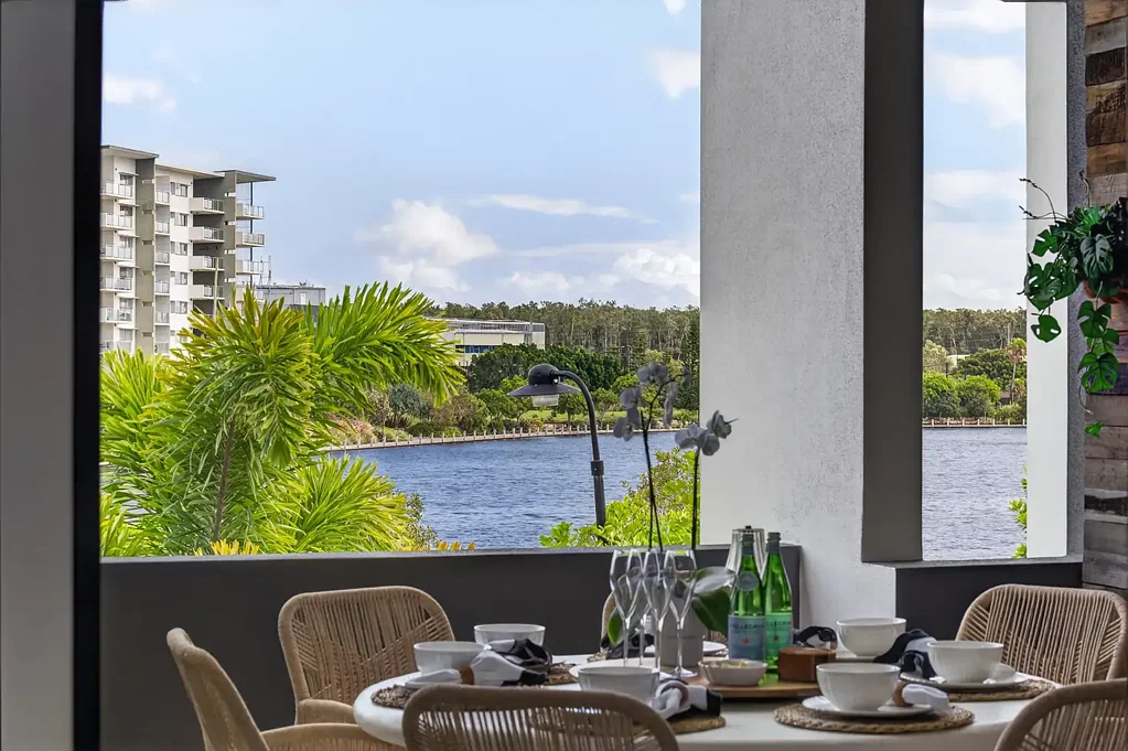 Birtinya 3房  Premium Waterfront Townhouse Living in the Heart of Birtinya