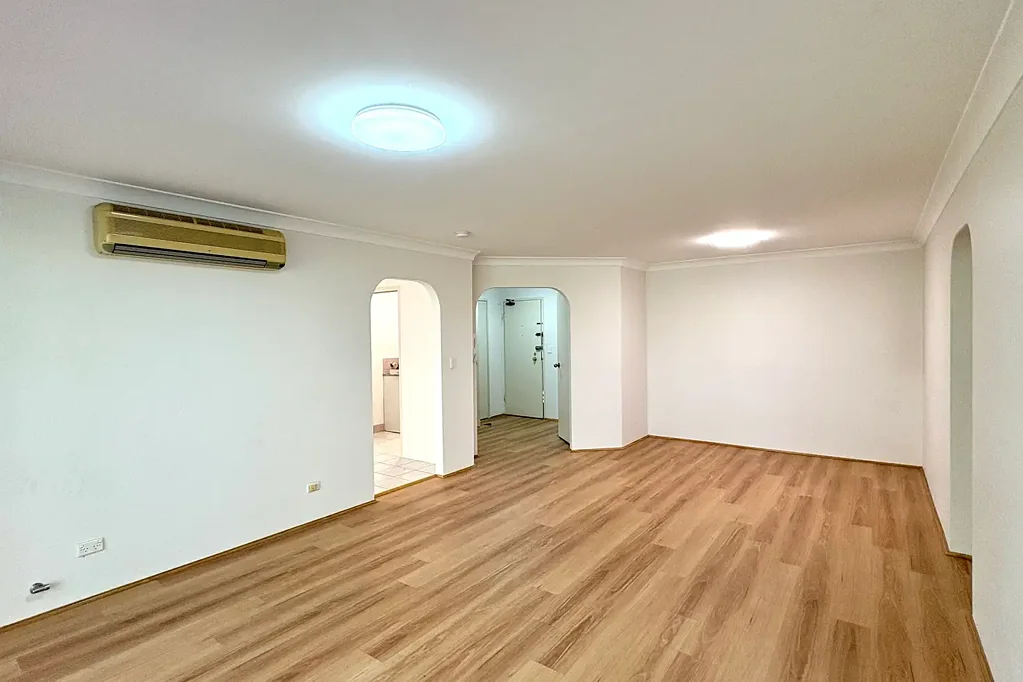 Oversized top floor unit for lease! Walking distance to Carlingford shops under renovation, available soon