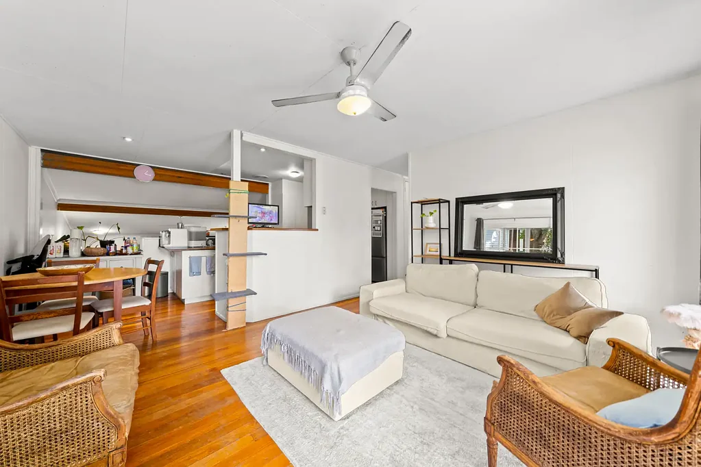 Coopers Plains 4ห้องนอน 630sqm Land | Approx. 15m Frontage | Robertson Primary Catchment | A Rare Canvas for Your Future Vision